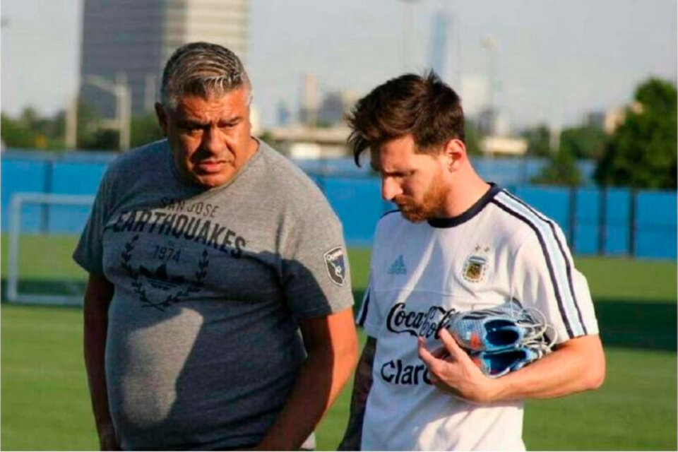 Chiqui Tapia con Lionel Messi, el líder de la Selección Argentina