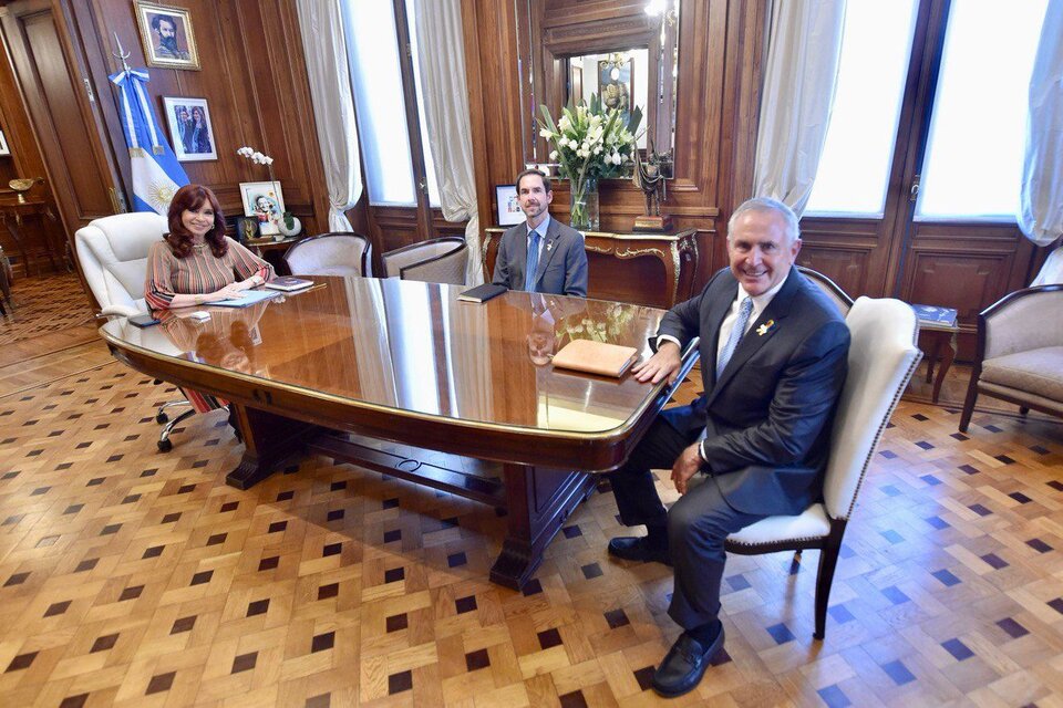 Cristina Kirchner reunida con el embajador de Estados Unidos, Marc Stanley.