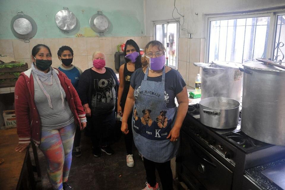 Trabajadoras del comedor popular "El Dari", de la Villa 21-24, en Barracas (Fuente: Enrique García Medina)