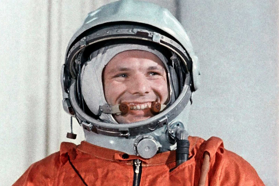 El 12 de abril de 1961 Yuri Gagarin se convirtió en el primer hombre el volar al espacio.