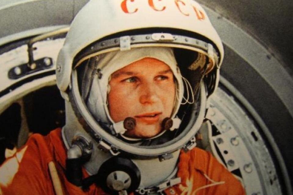 El 12 de abril de 1961 Yuri Gagarin se convirtió en el primer hombre el volar al espacio.