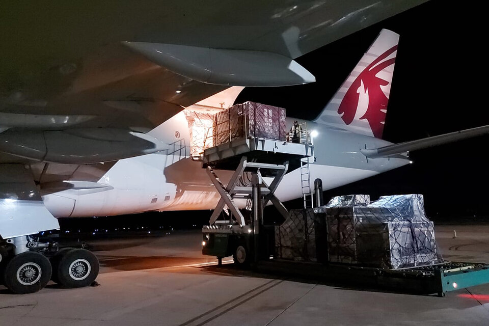 Uno de los cuatro aviones de carga que trajeron lo materiales hasta Termas de Río Hondo.   (Fuente: Prensa MotoGP)
