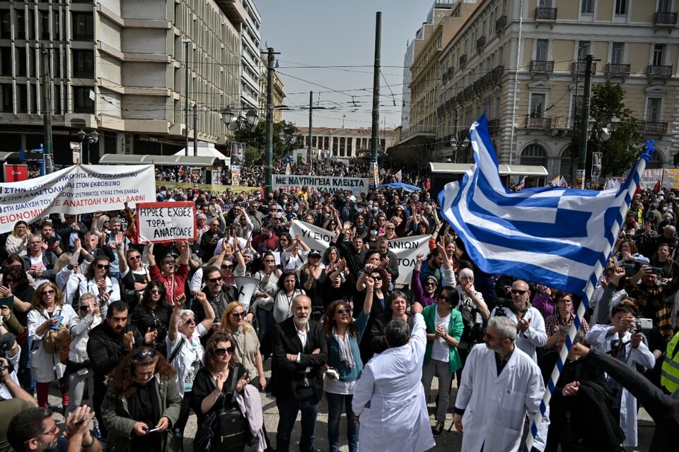Paro y marcha en Atenas por la inflación y los bajos salarios. (Fuente: AFP)