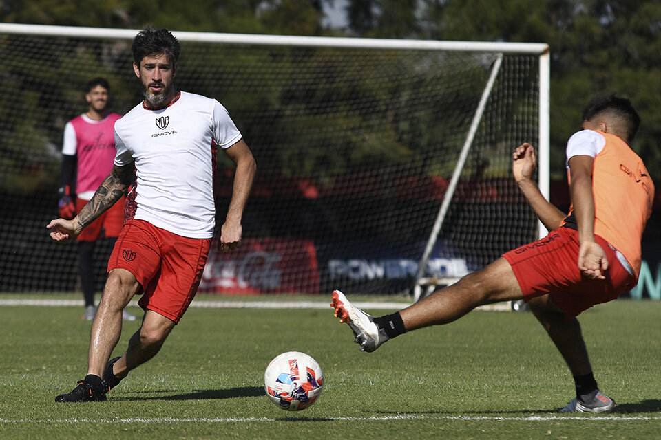 Pablo Pérez estará desde el comienzo entre los rojinegros.