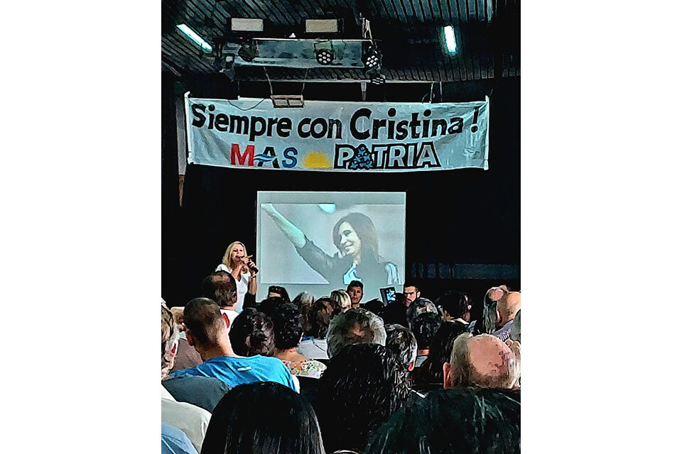 La exsenadora María de los Ángeles Sacnun durante el acto en La Fraternidad.