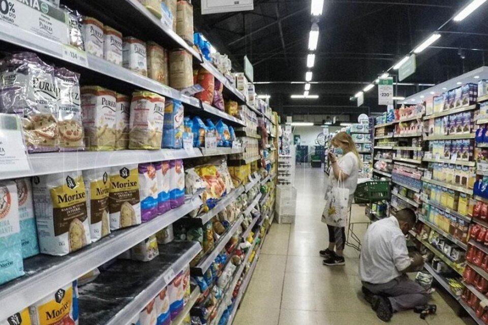 El rubro alimentos estuvo nuevamente por encima del promedio. (Fuente: Télam)