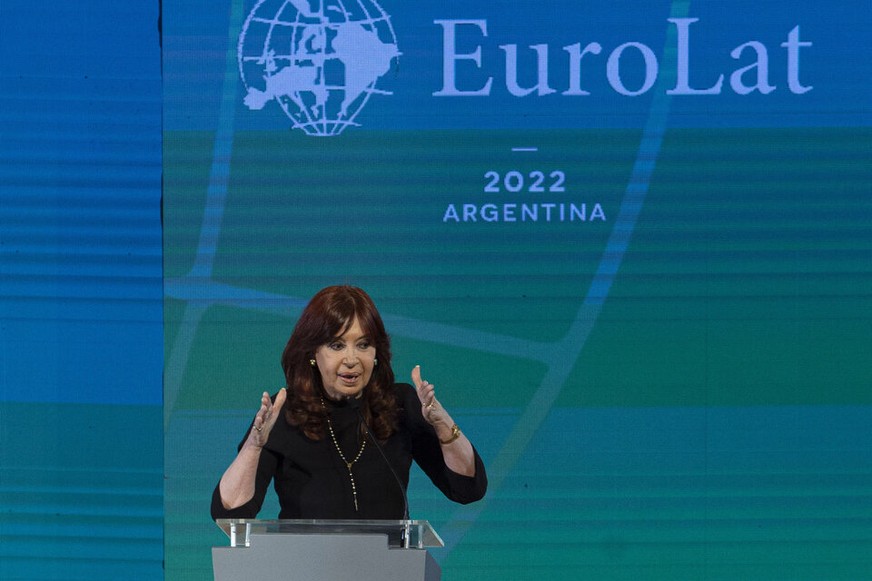 El discurso de la vicepresidenta fue transmitido completo por todos los canales, como en cadena. (Fuente: NA)