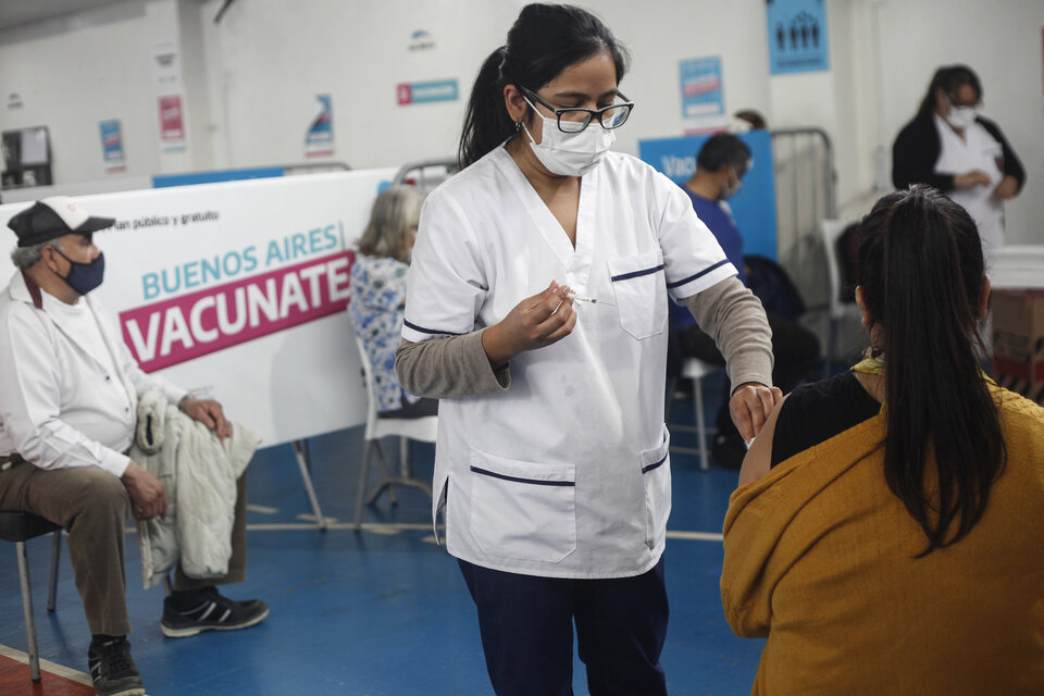 Coronavirus: comenzó a aplicarse la cuarta dosis en la provincia de Buenos Aires (Fuente: Carolina Camps)