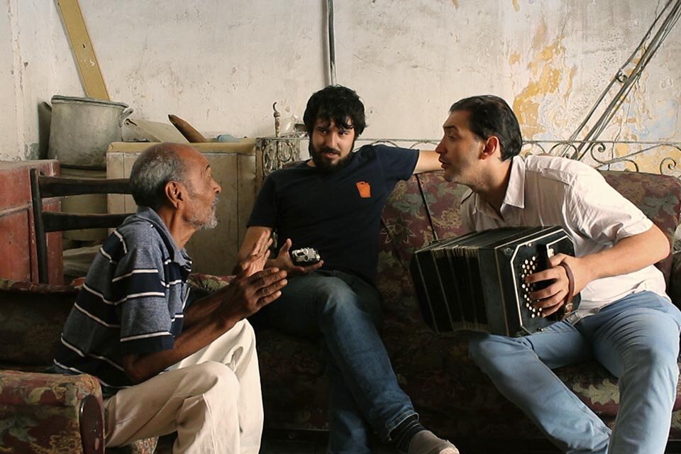 El film está marcado por la rítmica de la música cubana y tanguera.