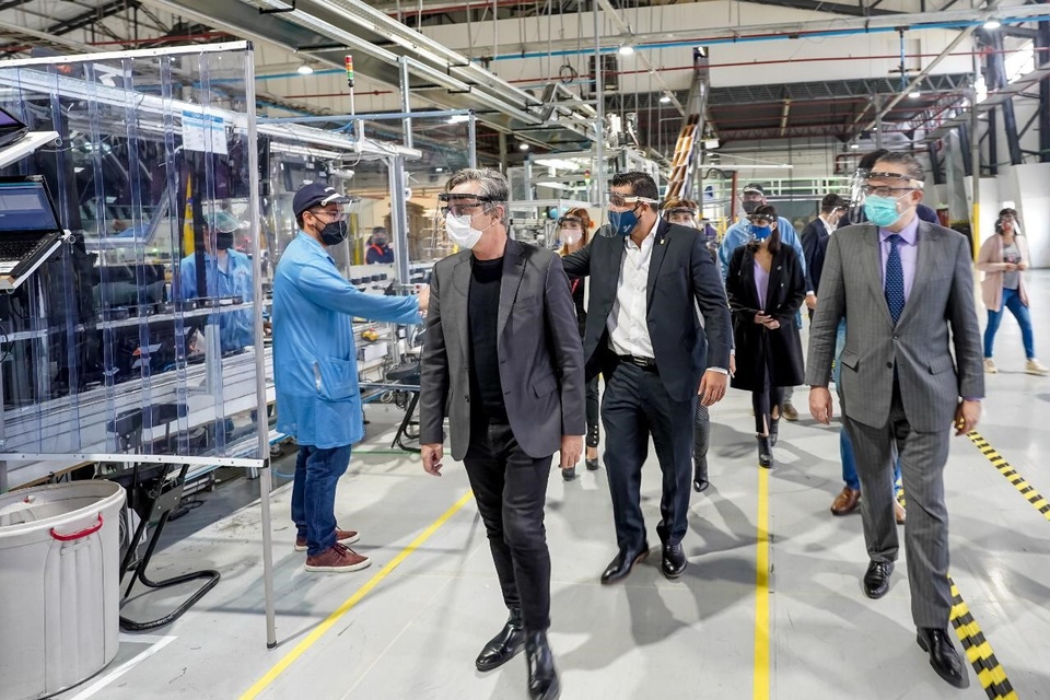 El ministro Kulfas durante una de sus últimas visitas a una planta industrial en Tierra del Fuego.