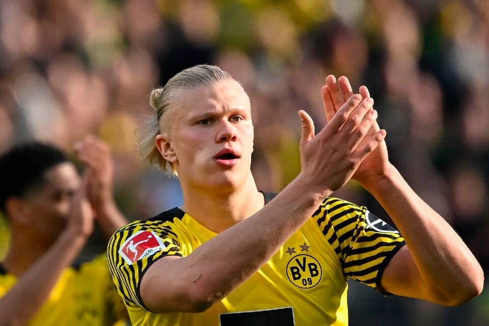 Haaland, de apenas 21 años, lleva 82 goles en 85 partidos desde su llegada al Dortmund en 2020 (Fuente: AFP)