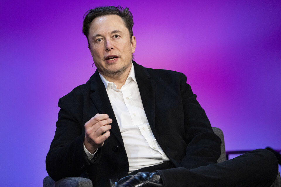 Elon Musk no cede en su pretensión de comprar Twitter. (Fuente: AFP)