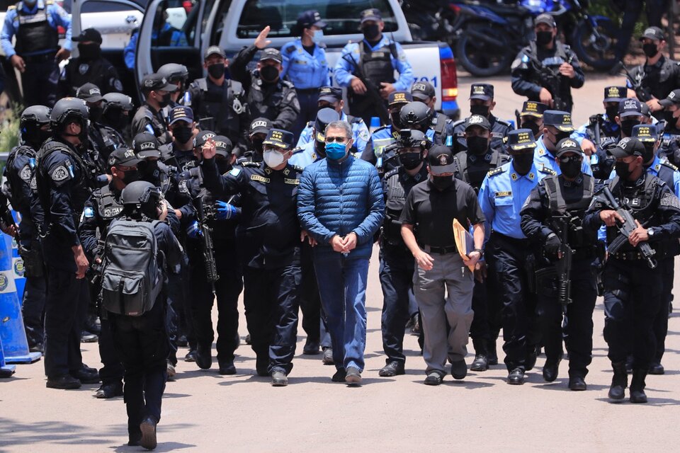 Honduras: extraditan a Estados Unidos al expresidente Juan Orlando Hernández (Fuente: EFE)