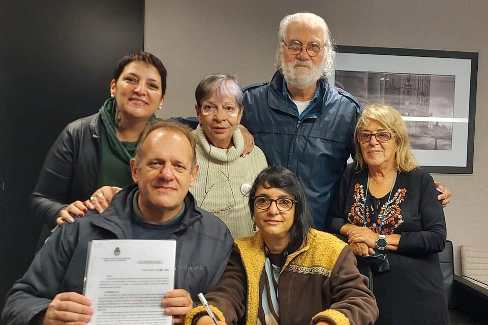 Héctor Tosco recibió la documentación sobre su padre en cumplimiento de la Ley de Protección de Datos Personales. (Fuente: AFI)