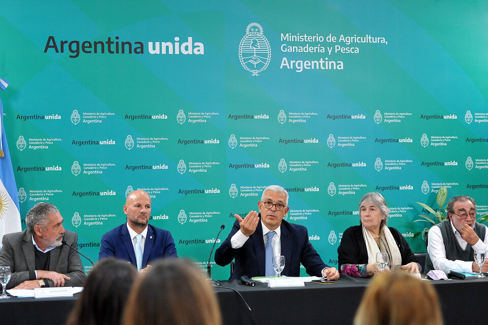 Julián Dominguez en conferencia de prensa. "Necesitamos más y mejor ganadería" (Fuente: Enrique García Medina)