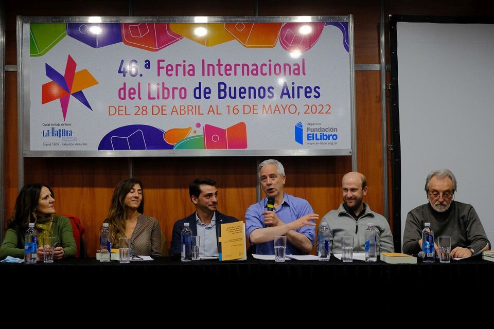 “La teoría es una guía para la acción”, definió Álvaro García Linera, ante una sala repleta.