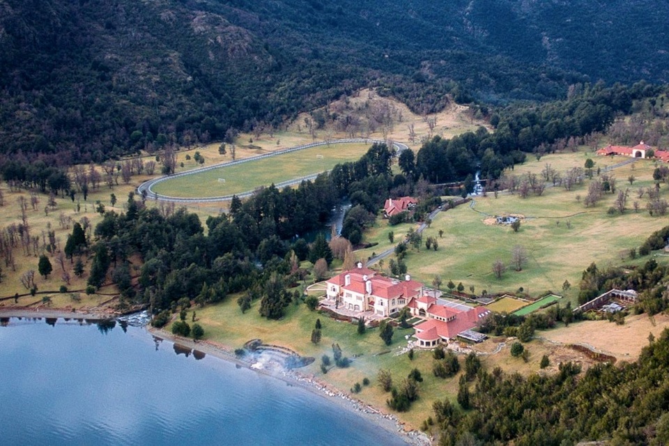 Joe Lewis posee 12 mil hectáneas en tierras patagónicas.