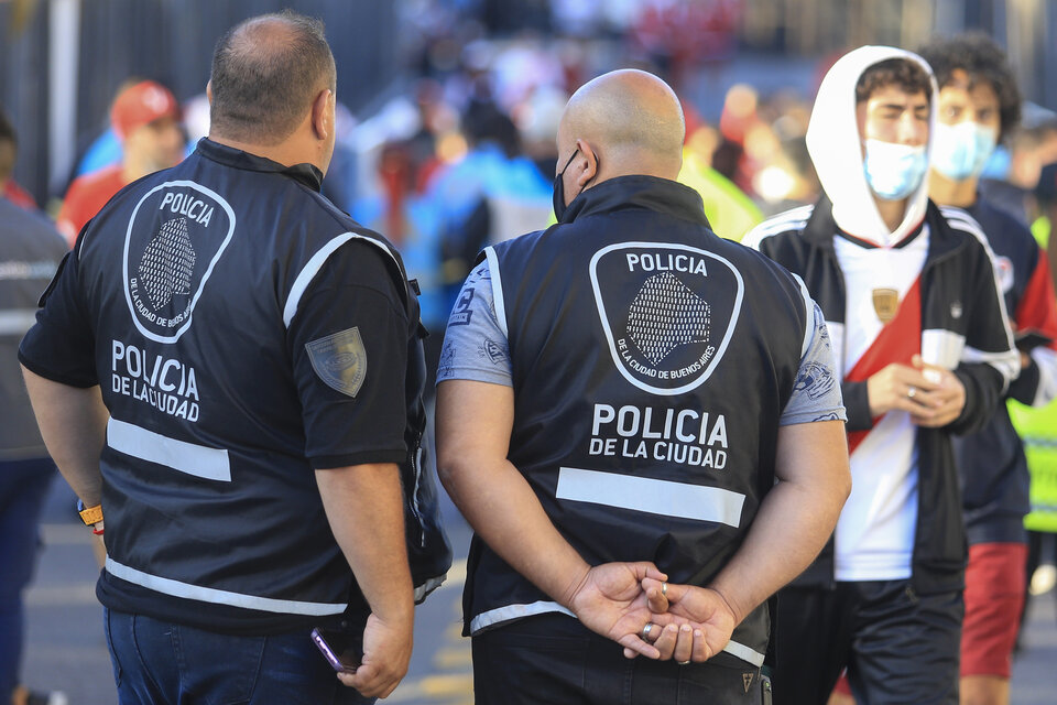 En 2016, Mauricio Macri firmó el traspaso de parte de la policía federal a la órbita de la Ciudad. 