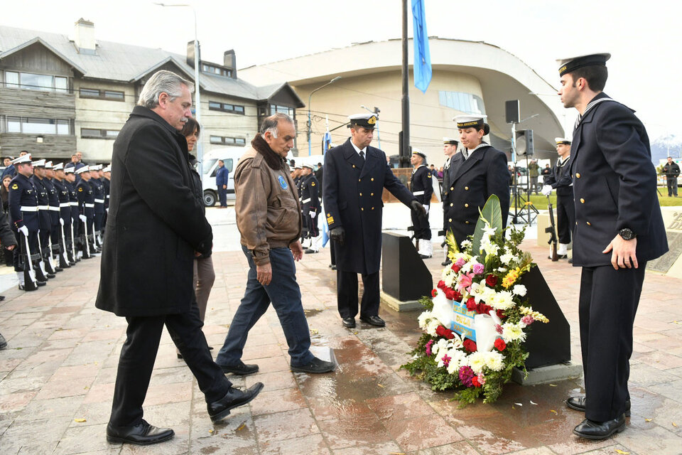 El mandatario participó también un homenaje a los combatientes caídos en la guerra de Malvinas.