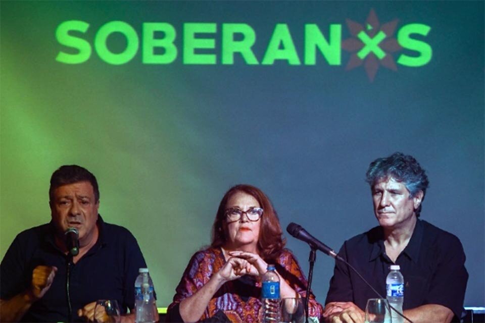 Mariotto, Castro y Boudou durante la presentación en Rosario.