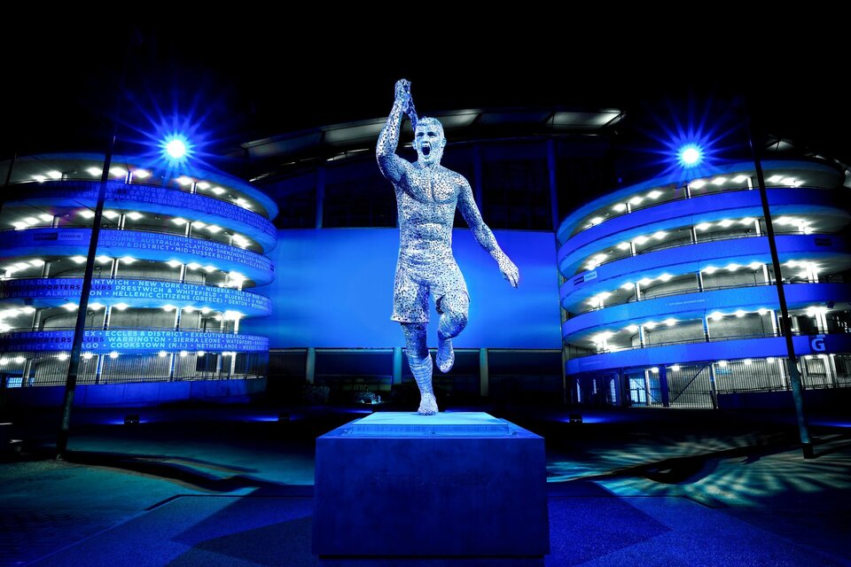 El Manchester City homenajeó a Sergio "Kun" Agüero con una estatua. 