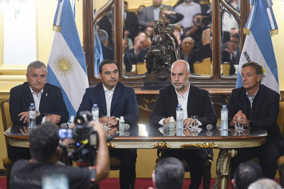 Gerardo Morales, Gustavo Valdés,  Horacio Rodríguez Larreta y Rodolfo Suárez se mostraron juntos en Corrientes.