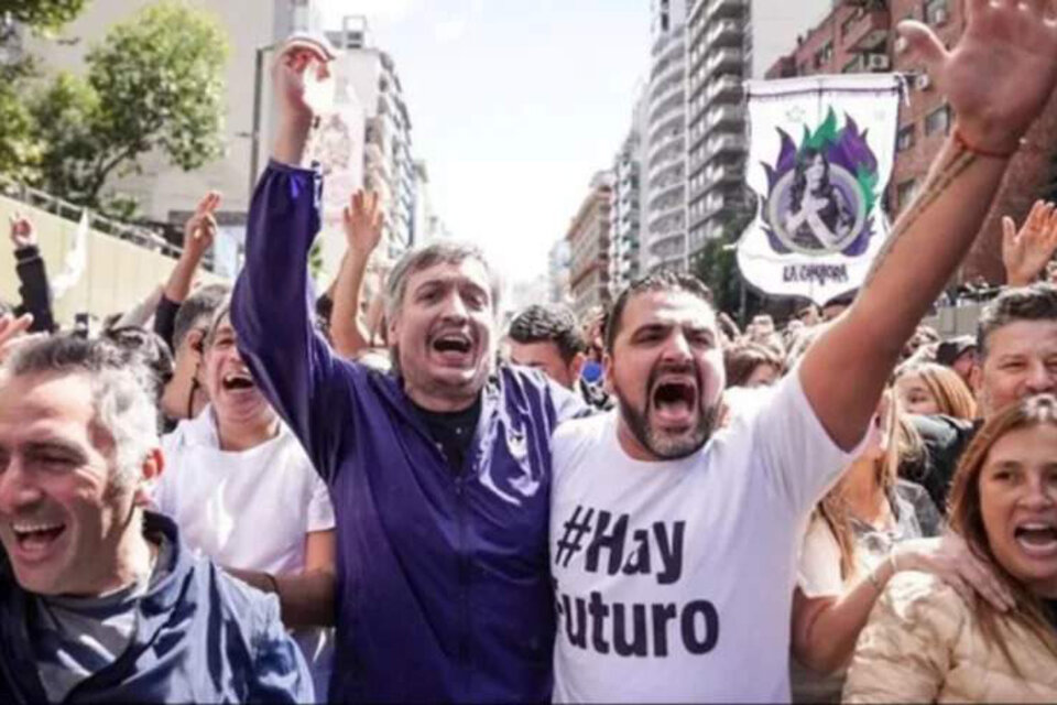 Maximo Kirchner y Walter Vuoto en la marcha del 24 de marzo del 2022.