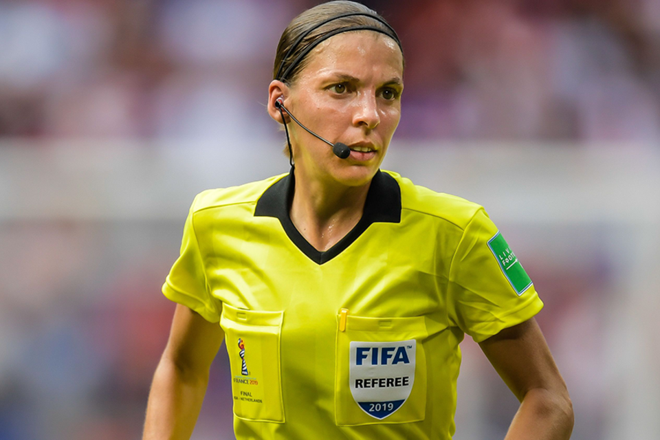 La francesa Stephanie Frappart es una de las seis árbitros mujeres que participarán del Mundial de Fútbol de la FIFA. (Foto: Getty Images)