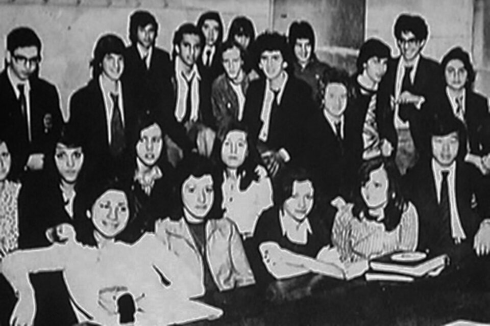 Estudiantes del colegio Carlos Pellegrini.