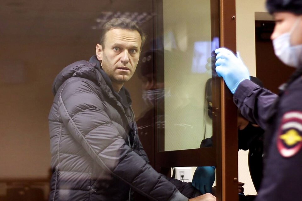 Alexei Navalni, dirigente de la oposición rusa, en un tribunal de Moscú. Imagen: AFP