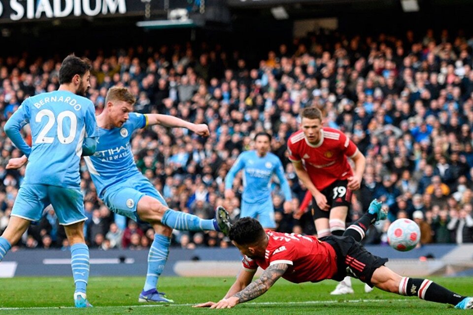 Manchester City-Manchester United, un clásico del mercado especulativo (Fuente: AFP)