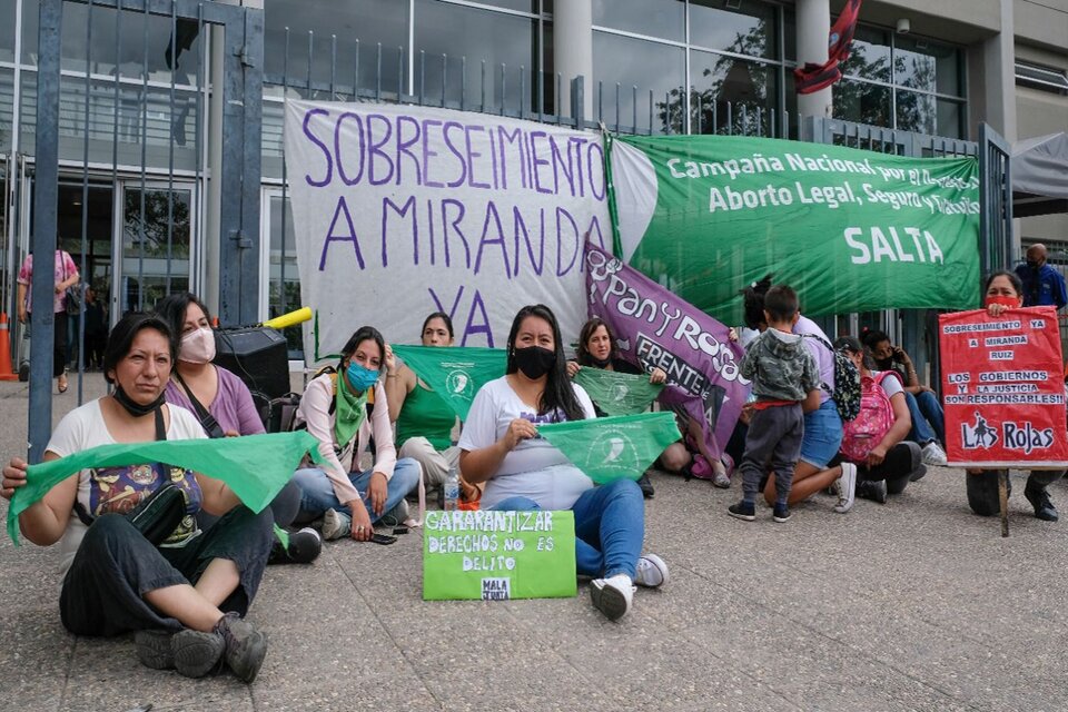 Organizaciones feministas en apoyo a Miranda Ruiz. (Fuente: Facebook)