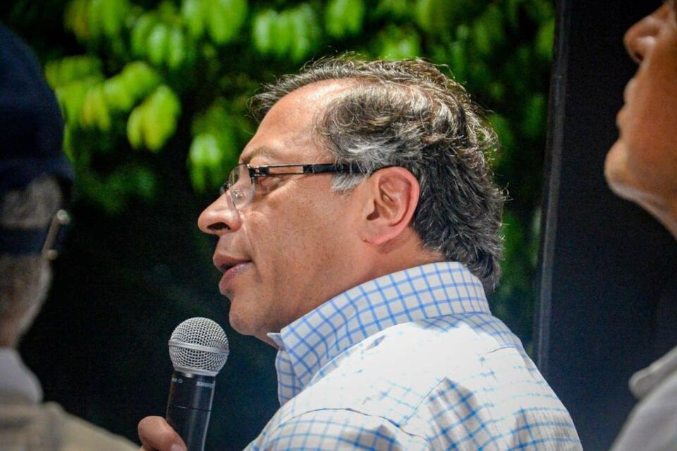 Gustavo Petro, candidato por el Pacto Histórico lidera las encuestas de intención de voto en Colombia. Fuente: Facebook Gustavo Petro. 