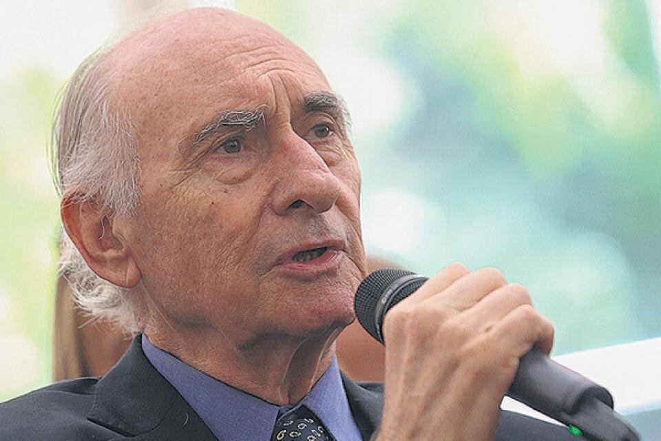 Fernando De la Rúa se conviertió en el primer intendente de la ciudad de Buenos Aires elegido por el voto popular el 30 de junio de 1996.