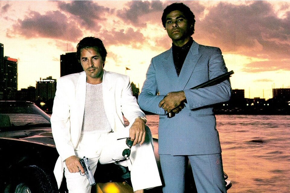 Sonny Crockett (Don Johnson) y Ricardo Tubbs (Philip Michael Thomas), símbolos de los '80.