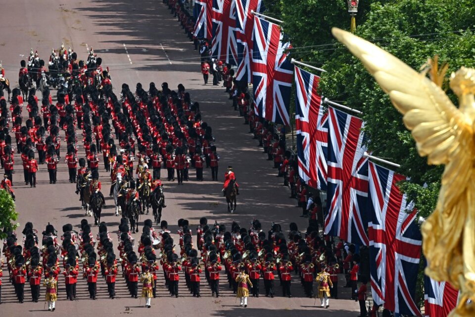 La celebración por el Jubileo de Platino de la Reina Isabel II arrancó este jueves. (Fuente: AFP)