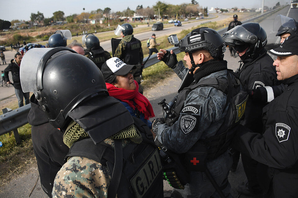 La policía intervino ante una problemática que se reitera. (Fuente: Sebastián Granata)