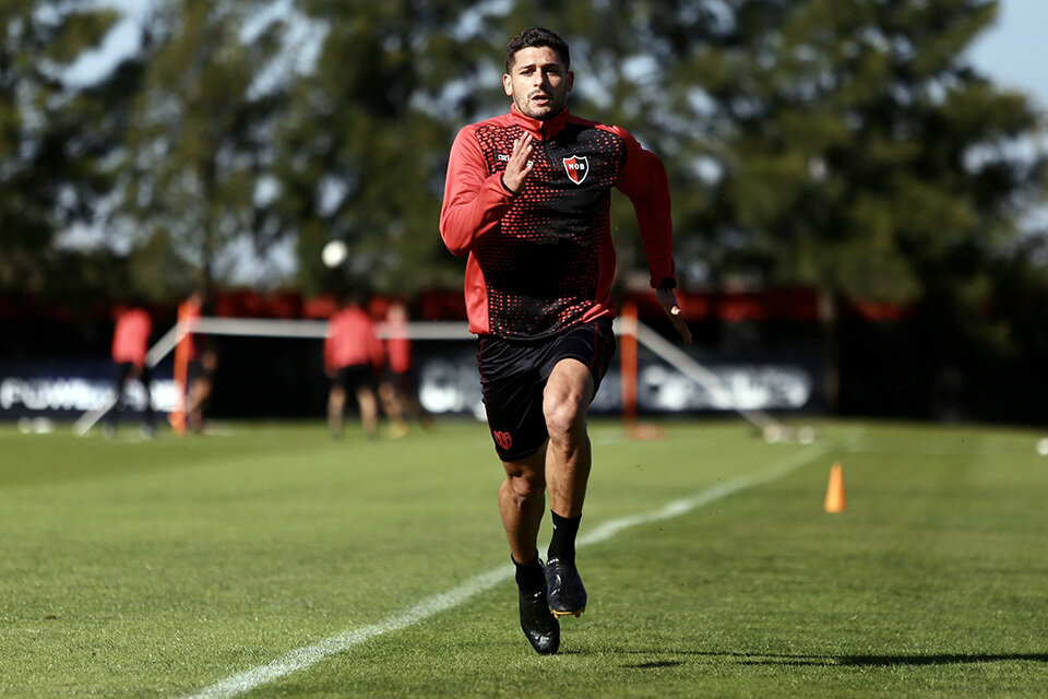 Newell's espera por goles de Juanchón García.