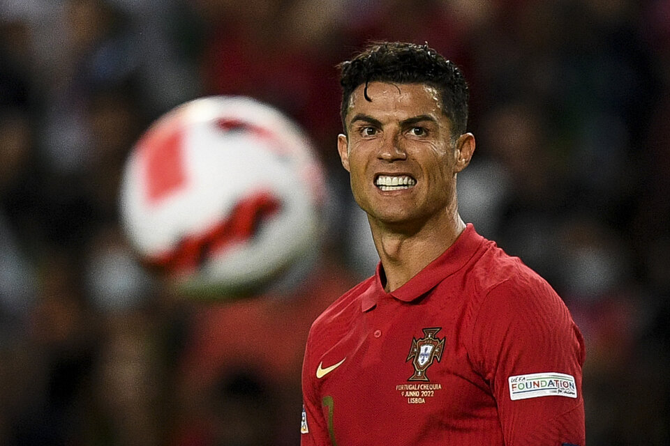 Ronaldo jugó de titular en Portugal (Fuente: AFP)