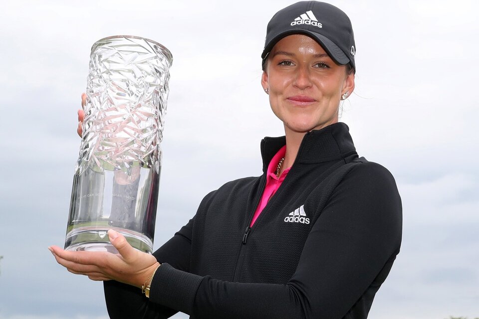 "Espero que la gente tenga más reconocimiento hacia el golf femenino", se esperanzó Grant tras hacer historia. Foto: DP World Tour.