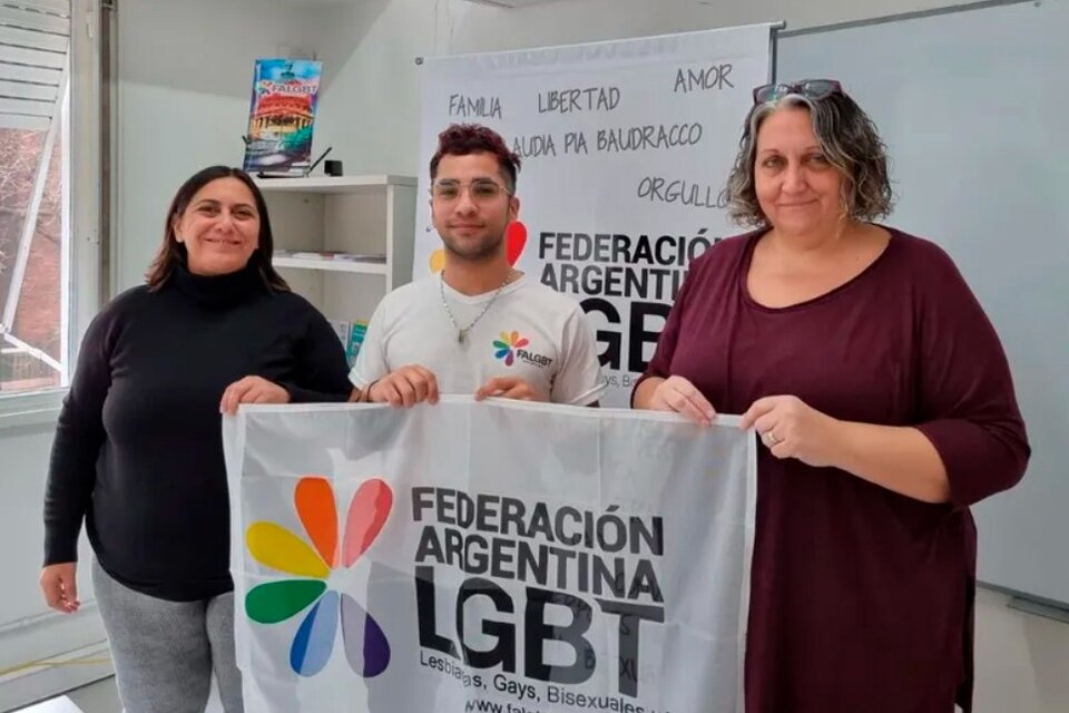 "Es una medida ridícula, discriminatoria y anticonstitucional que viola la Ley de Identidad de Género", sostuvo María Rachid (a la derecha).