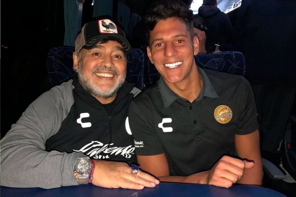 Servio con Maradona en la etapa de Dorados de Sinaloa (Fuente: Instagram Gaspar Servio)