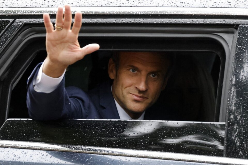 A Macron no le alcanzó la victoria en las elecciones: las proyecciones marcan que no tendrá mayoría parlamentaria (Fuente: AFP)