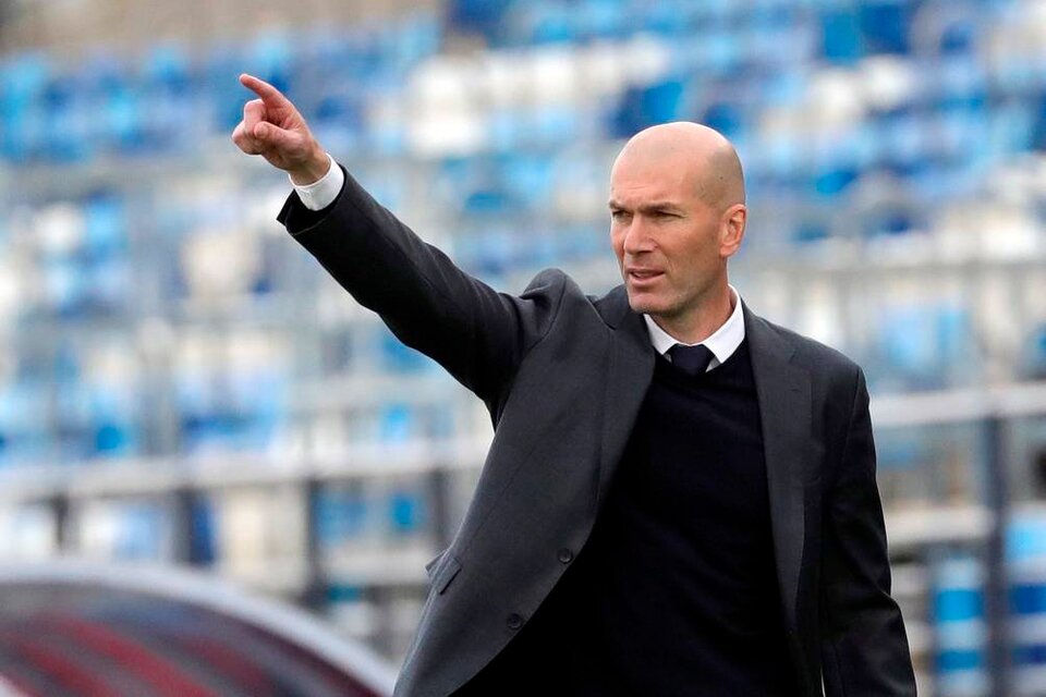 Zinedine Zidane no irá al PSG y sueña con dirigir a la Selección de Francia   (Fuente: EFE)
