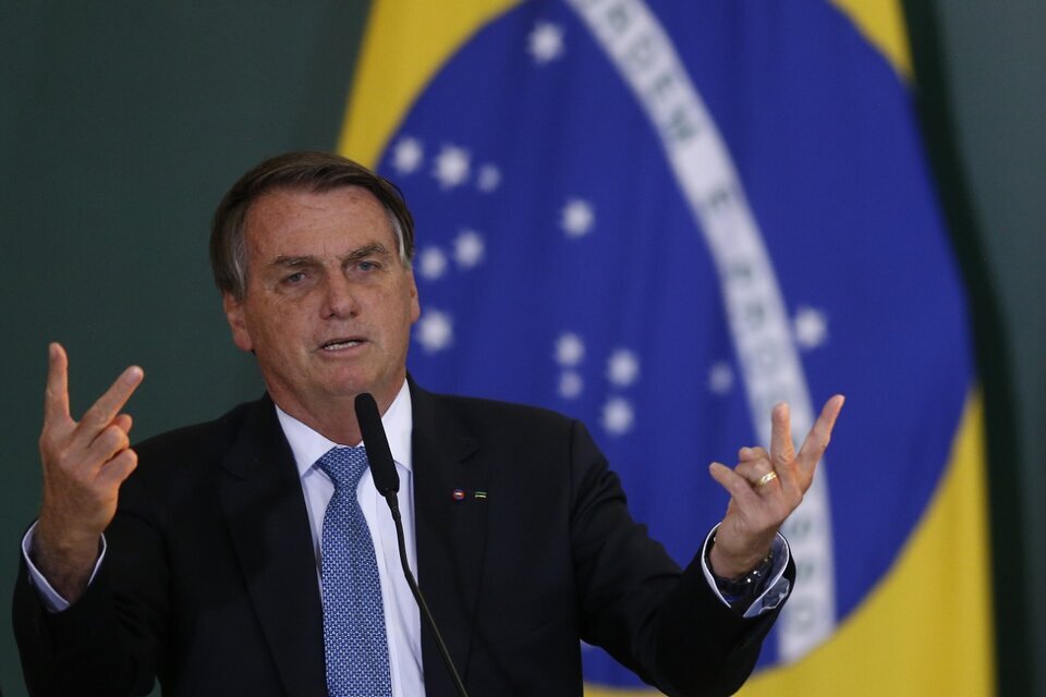 Jair Bolsonaro volvió a arremeter contra el titular de Petrobras, quien renunció este lunes. Imagen: Xin Hua.