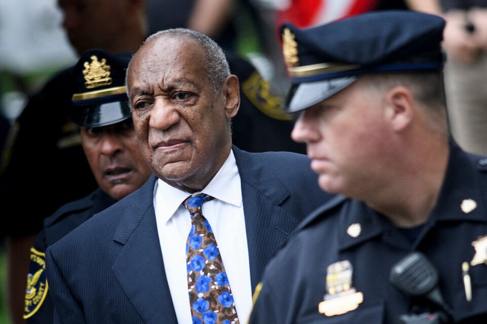 La victima argumentó que las múltiples acusaciones de otras mujeres contra Cosby contribuyeron a remover los recuerdos de su interacción con el comediante y la impulsaron a iniciar este proceso legal. Foto. AFP.