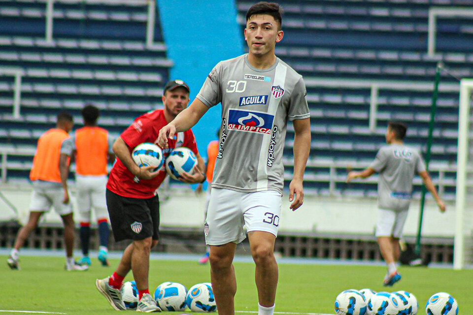 Fabián Angel tiene 21 años.