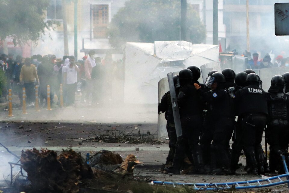 Las protestas dejaron hasta el momento dos muertos, 90 manifestantes heridos y 87 detenidos. (Fuente: AFP)