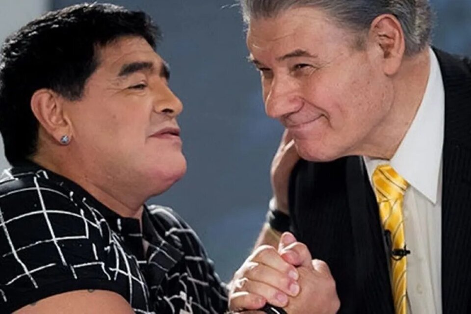 Maradona le revela a Victor Hugo Morales los secretos del Gol del Siglo