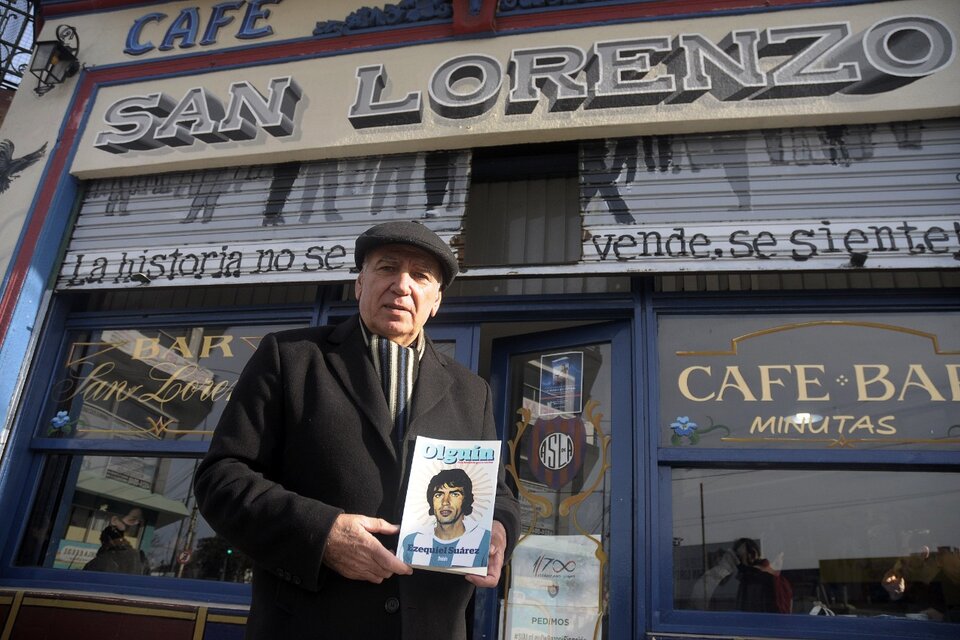 Jorge Olguín en la puerta del bar San Lorenzo (Fuente: Alejandro Leiva)
